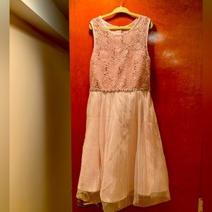 Beautiful girls pink dress, size 8
